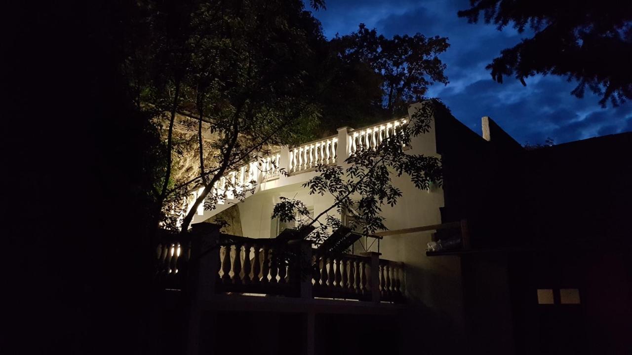 Sziklavendeghaz Aparthotel Veszprem Ngoại thất bức ảnh