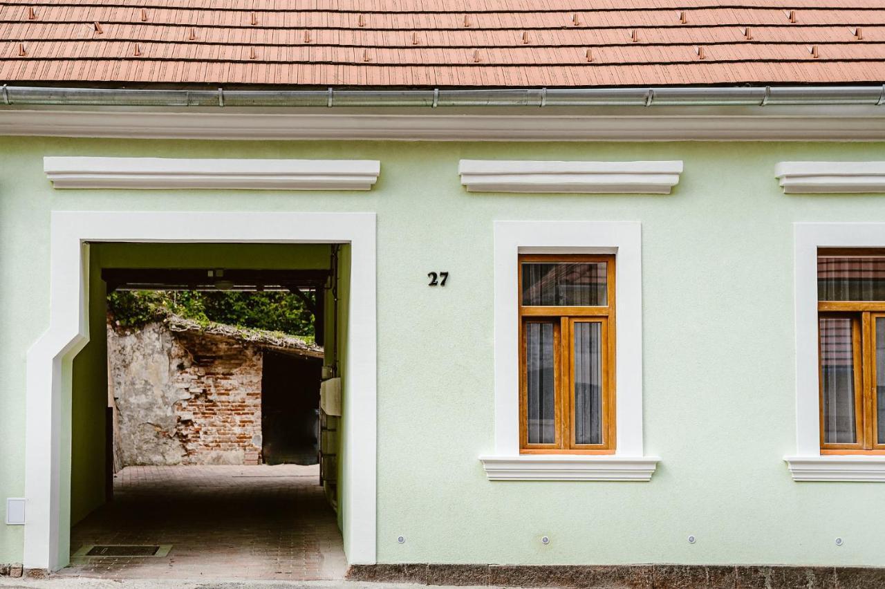 Sziklavendeghaz Aparthotel Veszprem Ngoại thất bức ảnh
